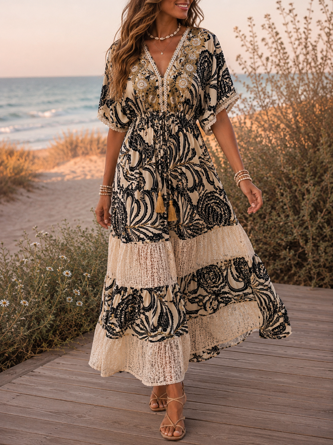 Luxe Bohemian Maxi Jurk met Geborduurde Bloemen & Kant – Zwart