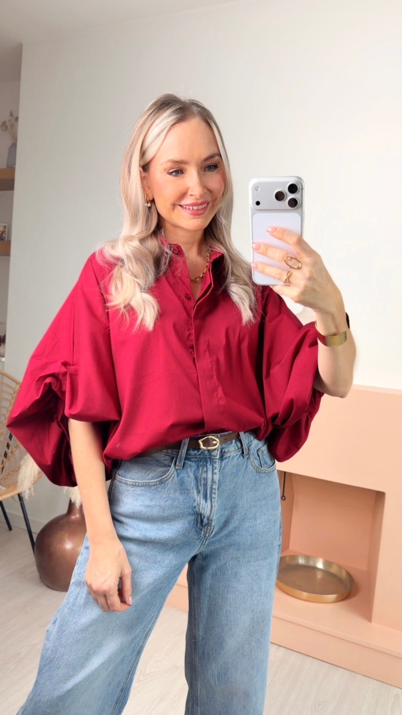 Marlowe – rode blouse met ballonmouwen