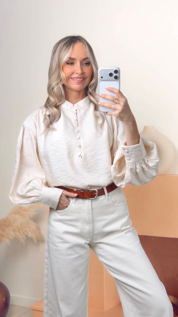 Isaline – ecru blouse met ballonmouwen
