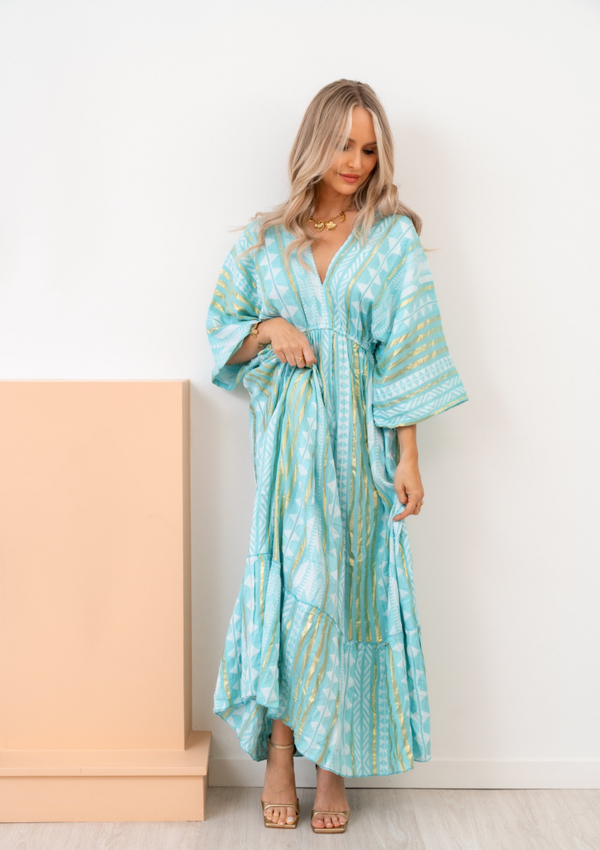 Boho Breeze jurk – mintgroene maxi jurk met gouden details