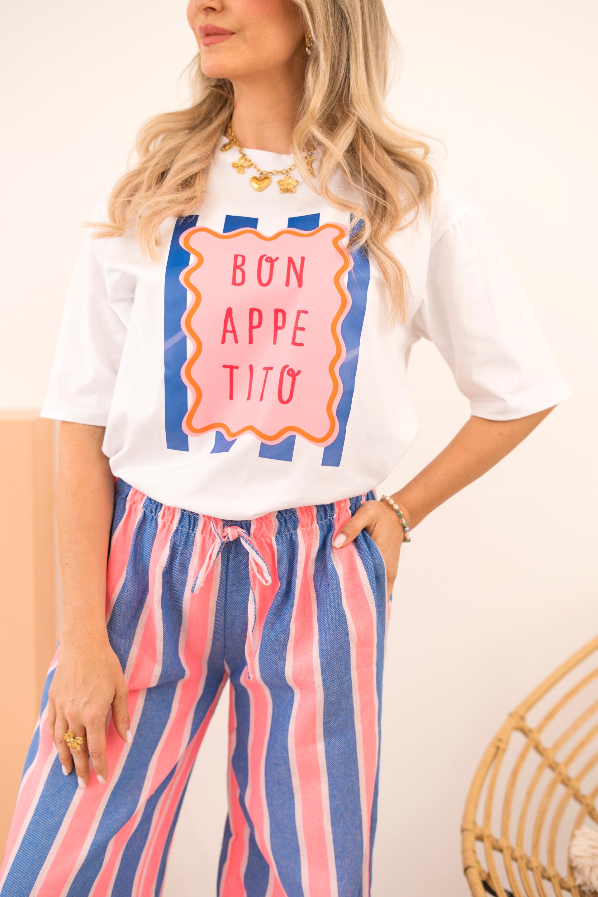 Soraya broek – kleurrijke striped broek blauw-roze
