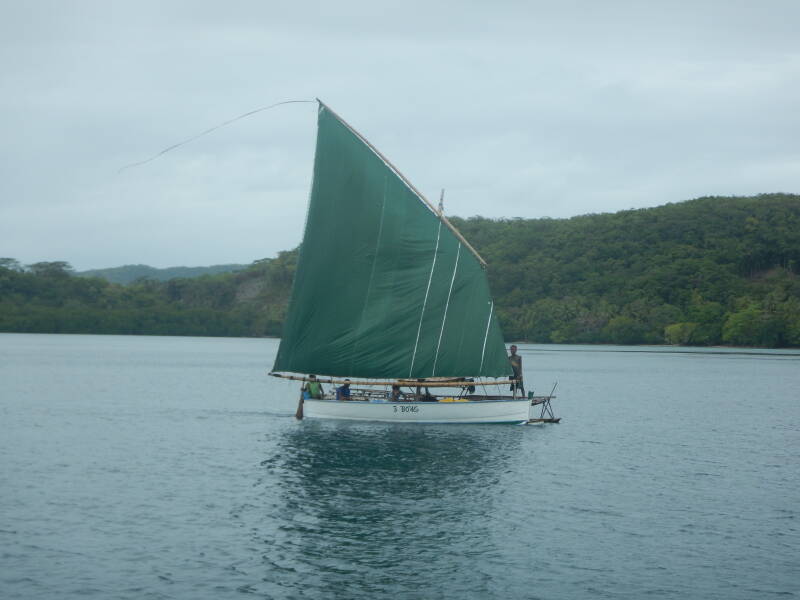 Ein Sailau traditionelles Segelkanu der Louisiaden