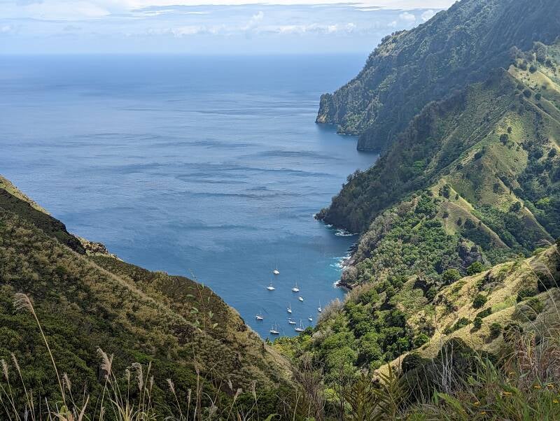 Hanavave Bay auf Fatuhiva aus der Vogelperspektive