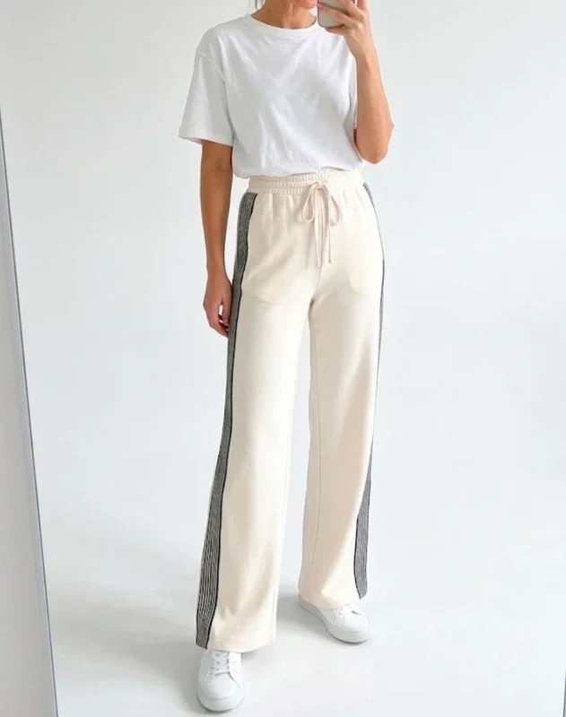 Crème-wit Lounge broek met zijstrepen