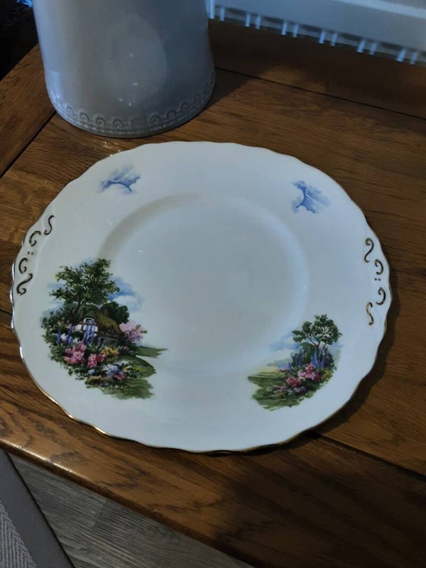 Royal Vale Plate.