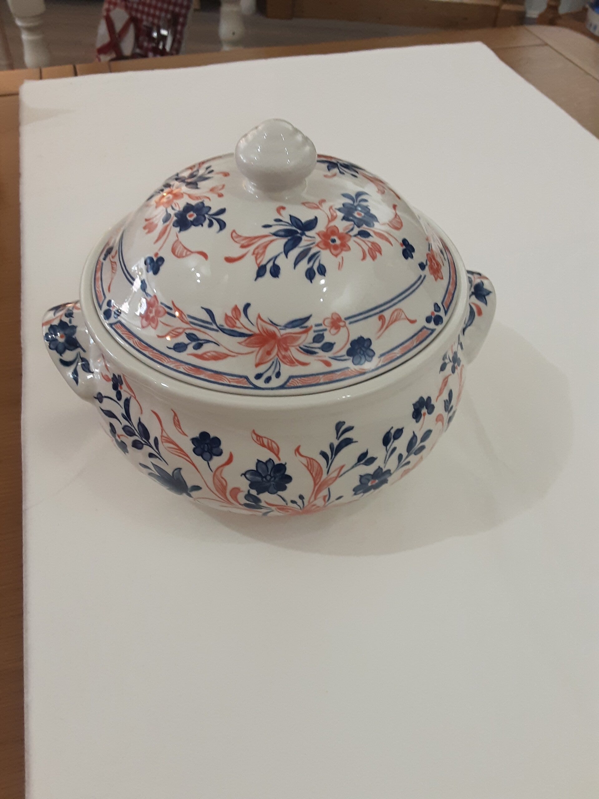 Churchill Imari Tureen.