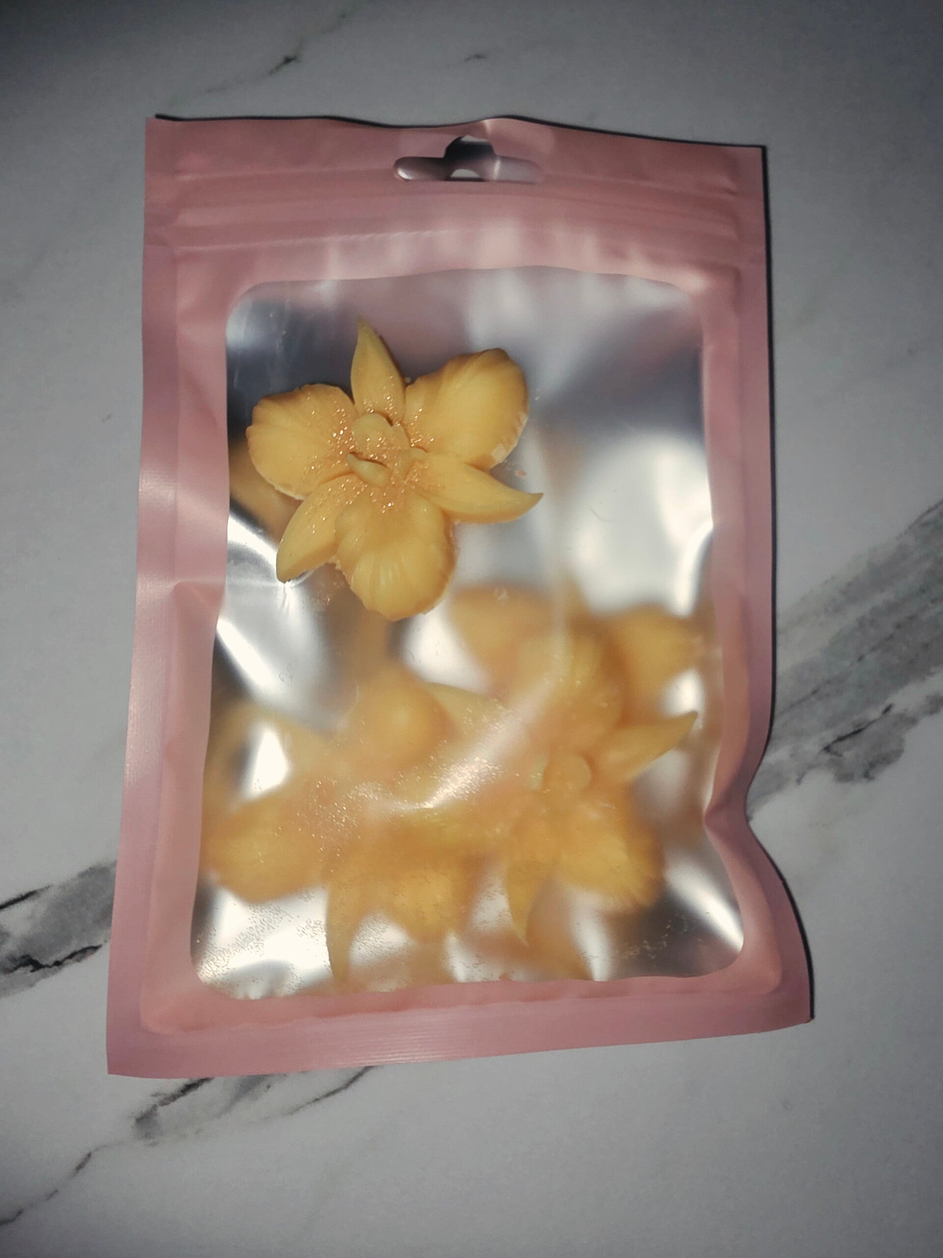 Fleurs à la fleur de tiaré