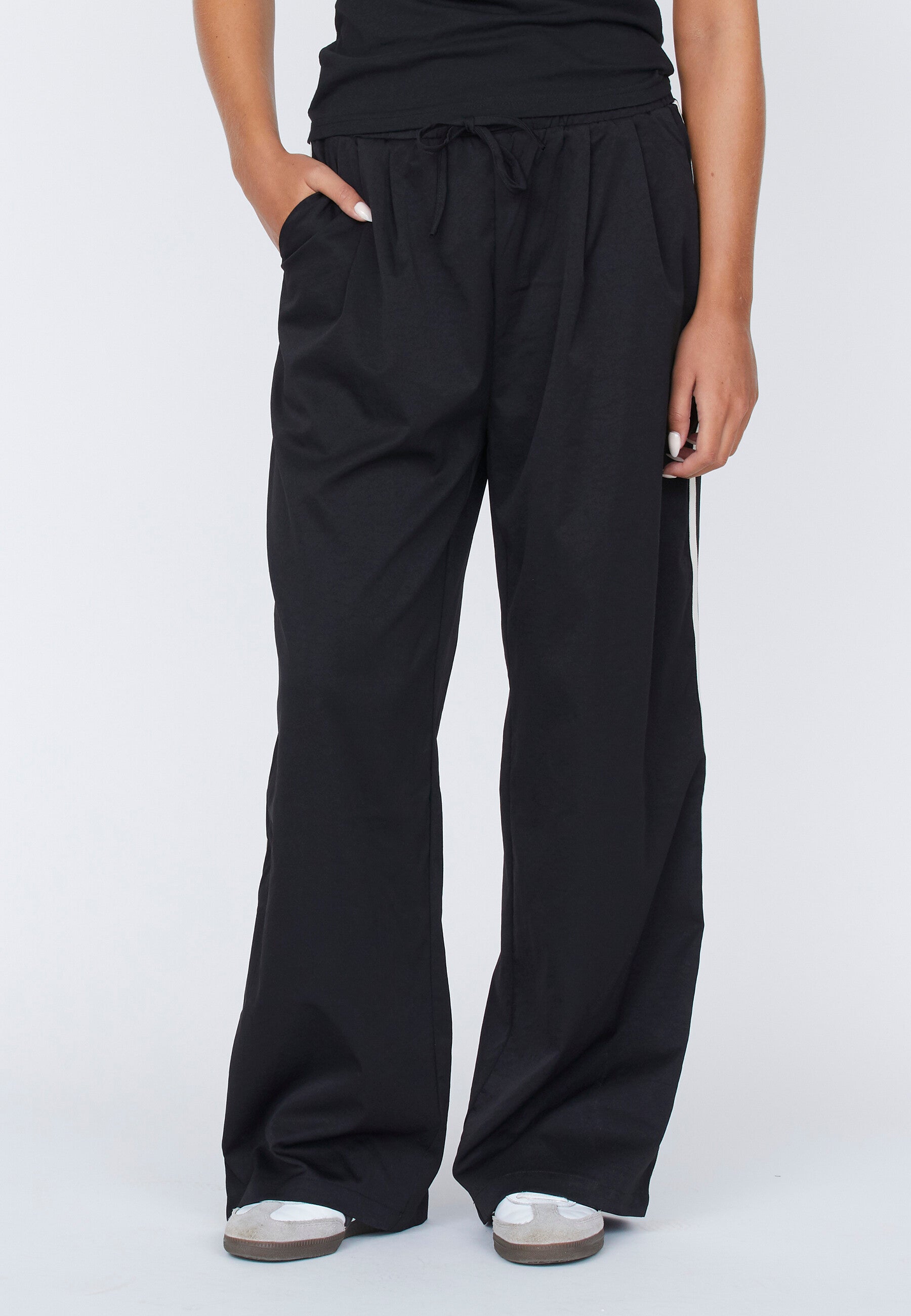 Zwarte broek met streep