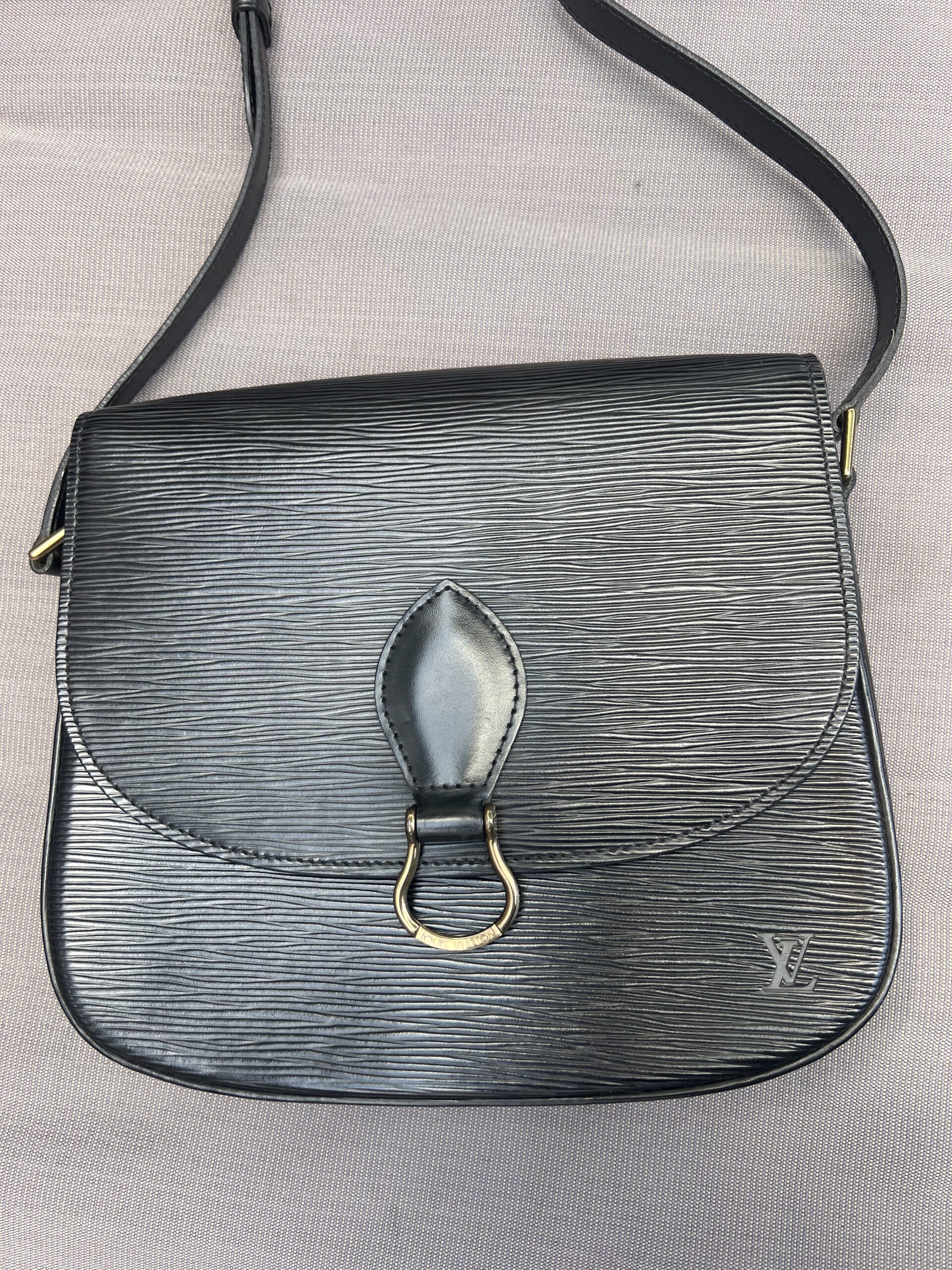 Louis Vuitton Saint cloud epi leather GM