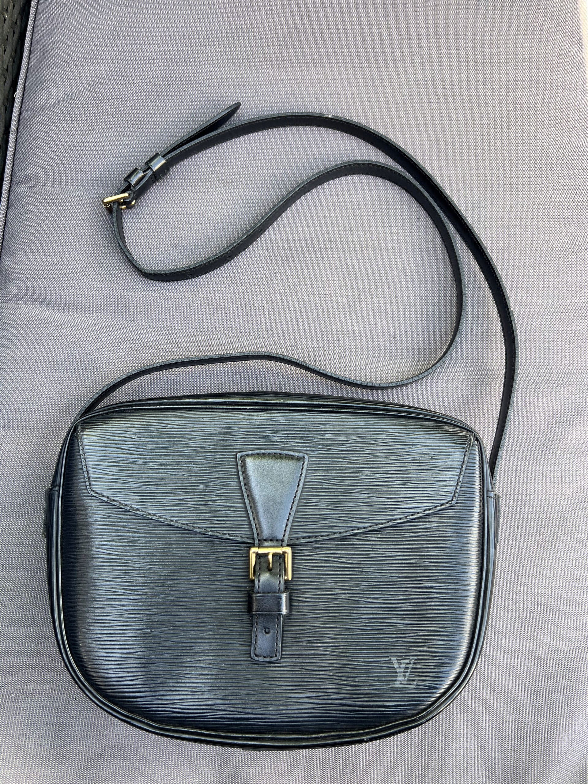 Louis Vuitton Jeune Fille Epi Black Leather MM