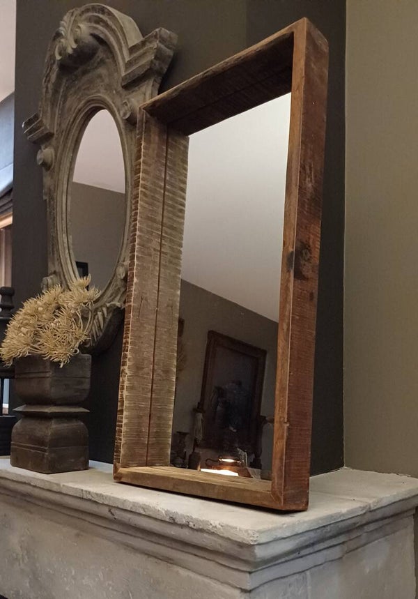 Robuuste grote spiegel hout