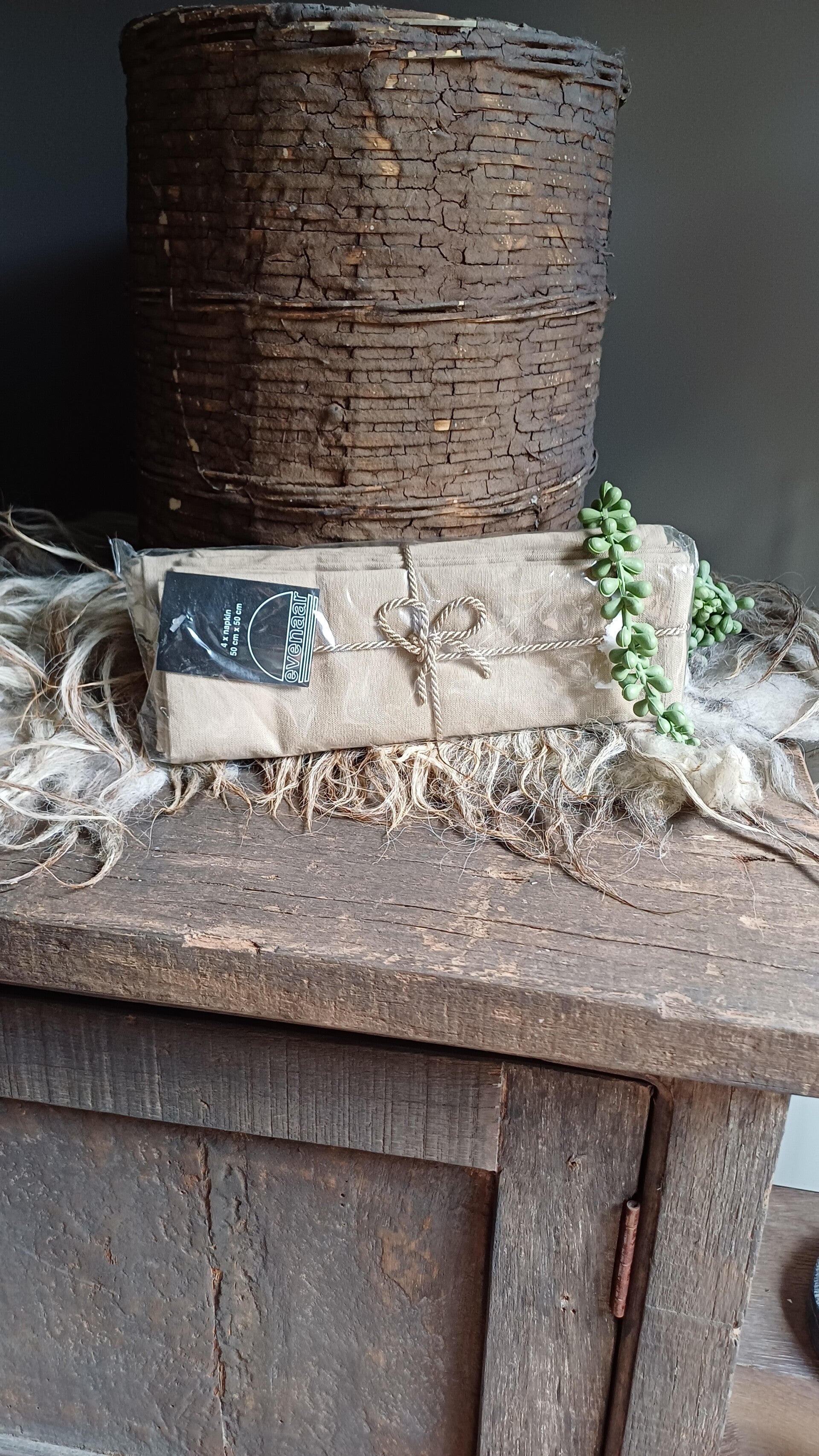 Set van 4 stoffen servetten 50x50 licht bruin