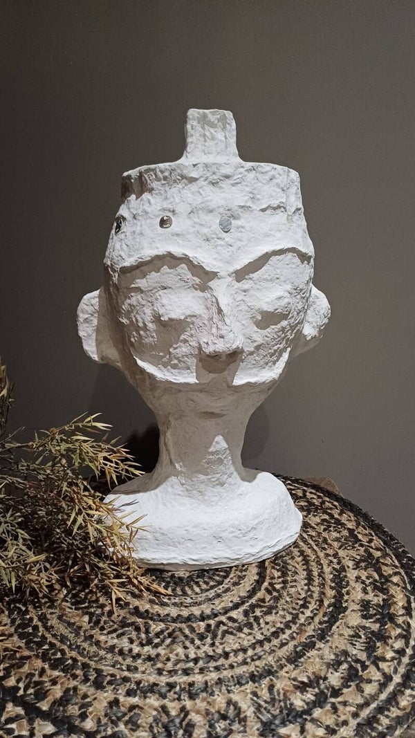 Hoofd Yaniro wit papiermachee