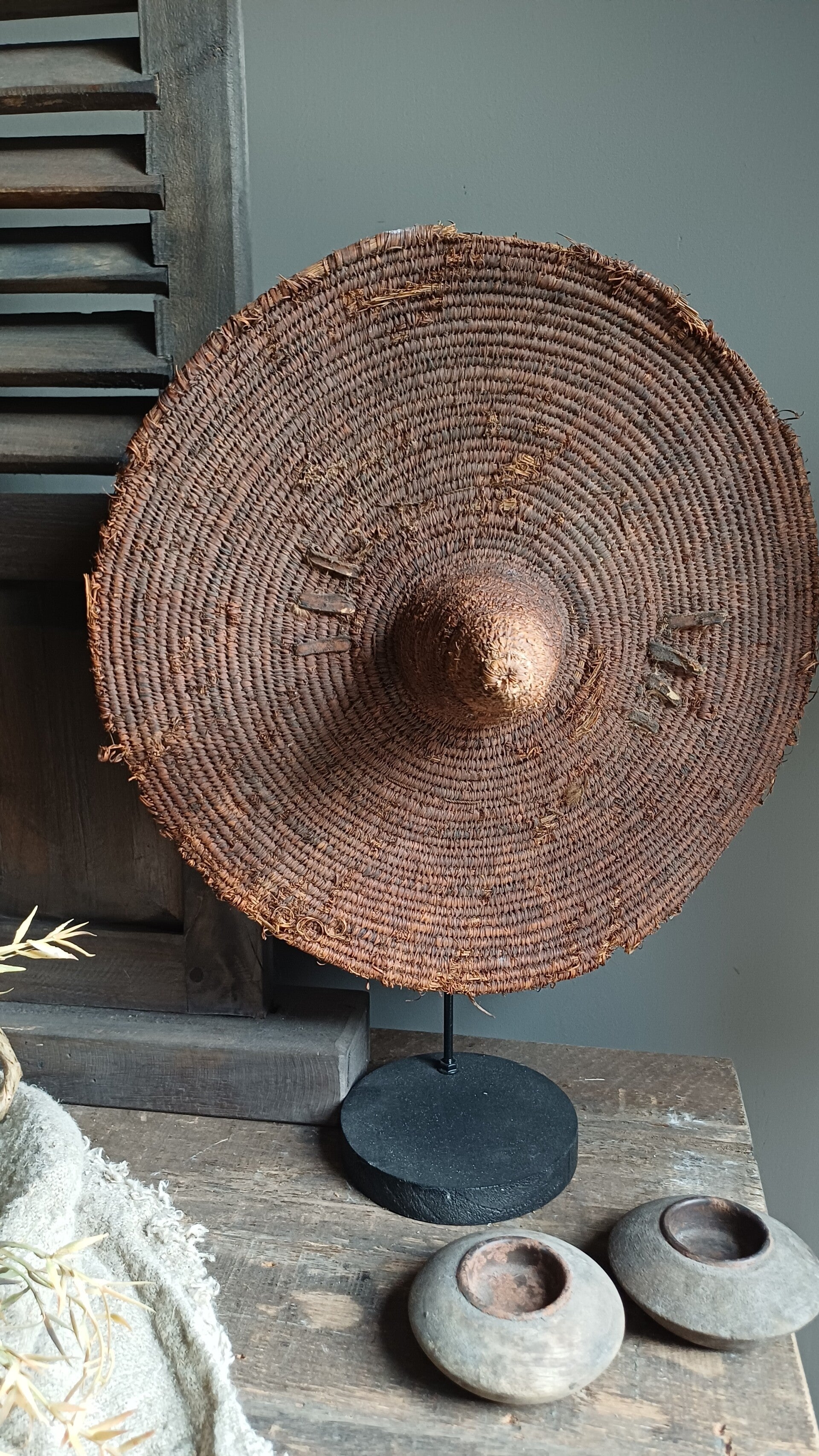 oud geweven schild, tamberma, stam (2)