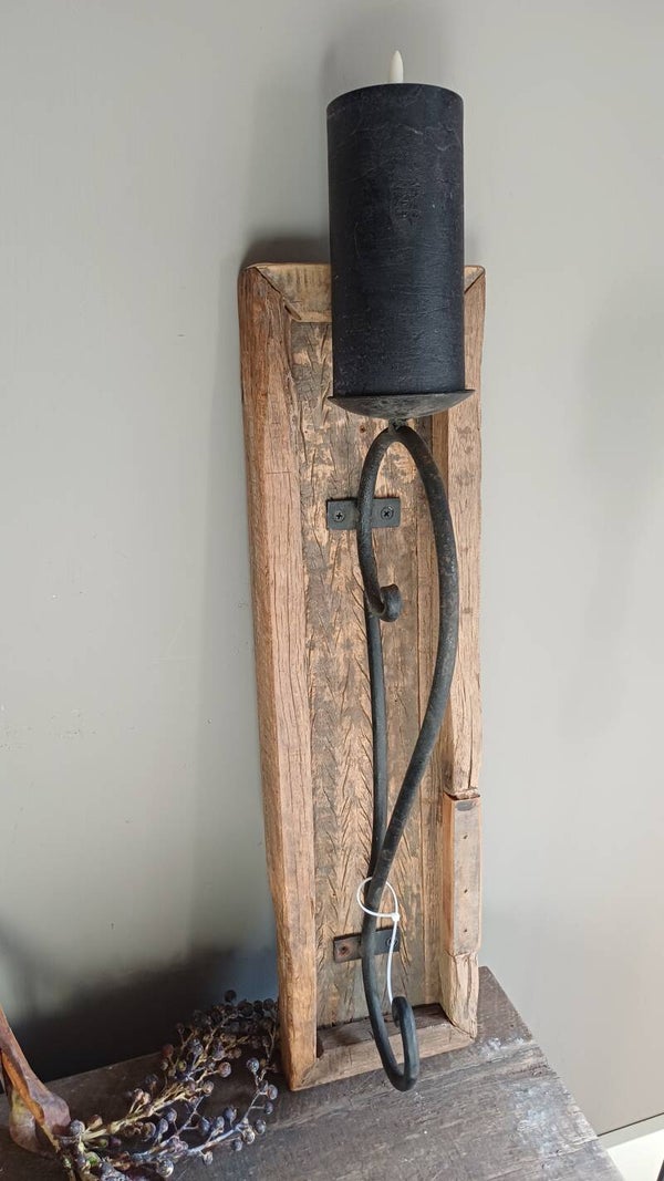 Kandelaar op robuust hout