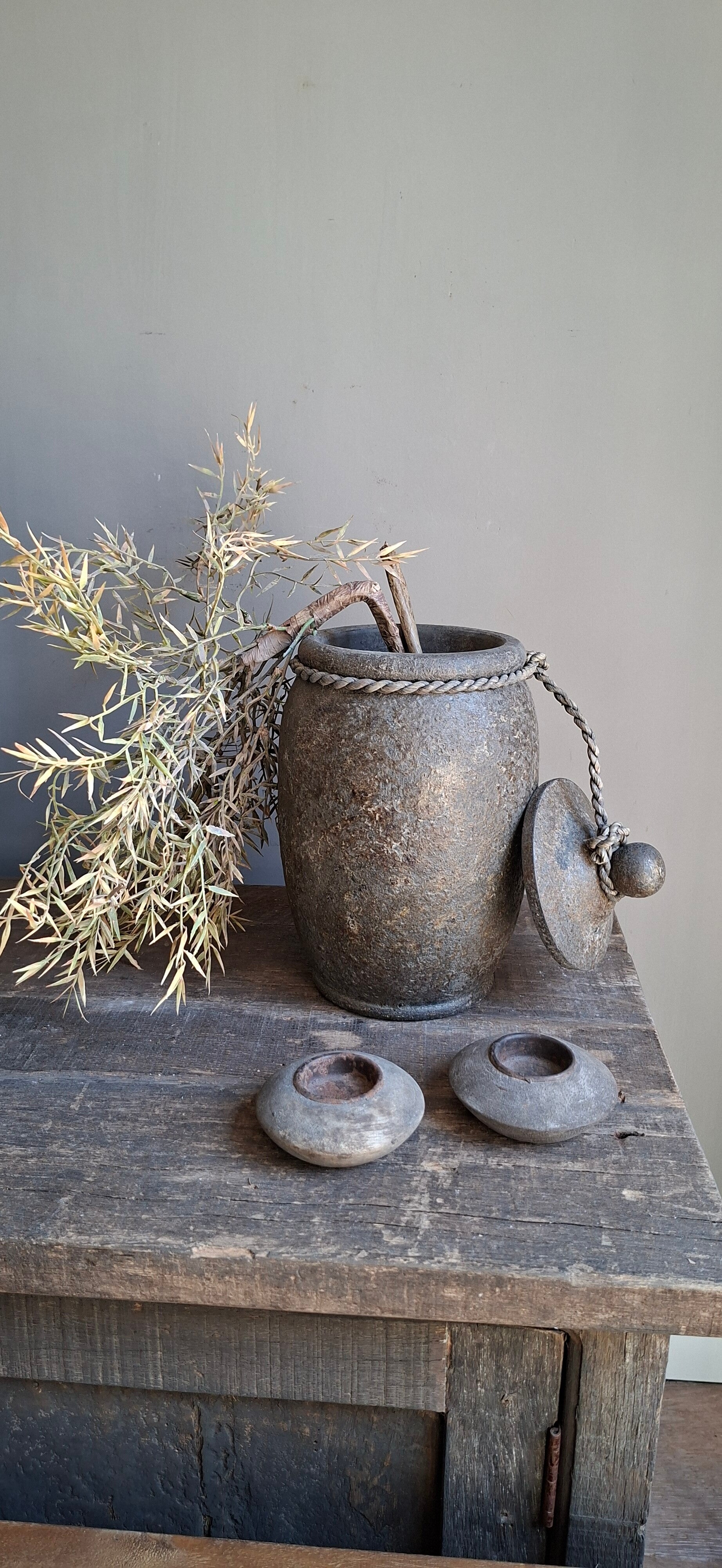Houten pot met deksel/koord bewerkt