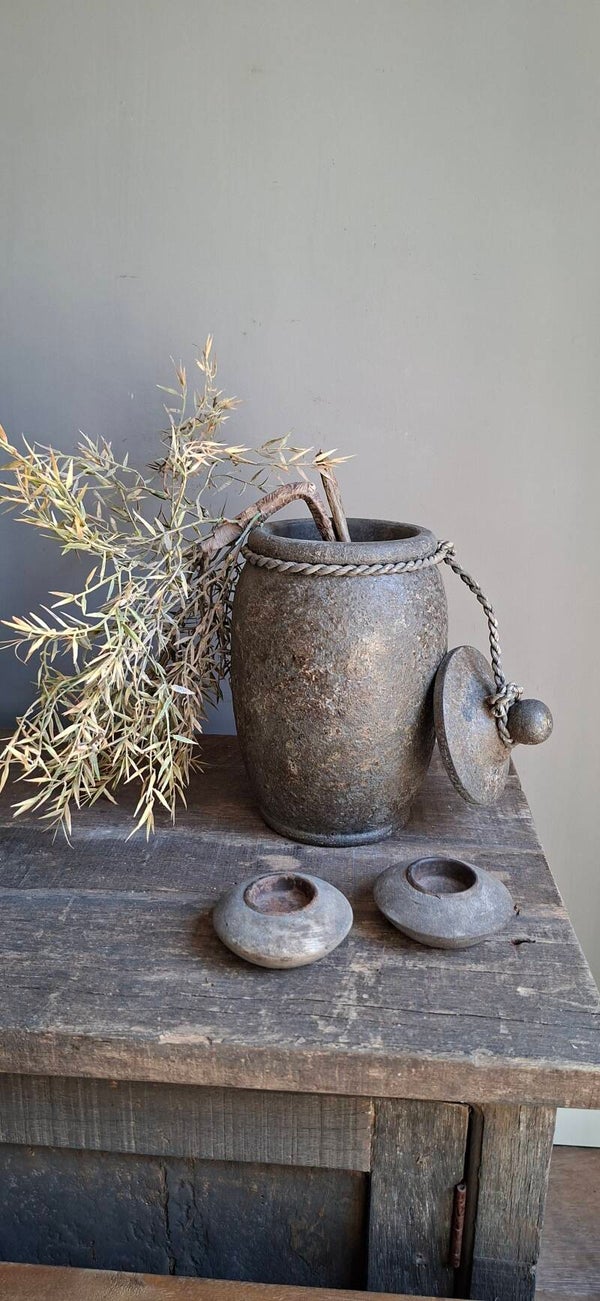 Houten pot met deksel/koord bewerkt