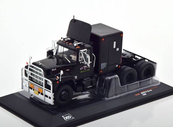 IXO Models Mack R-series met slaapcabine 1966