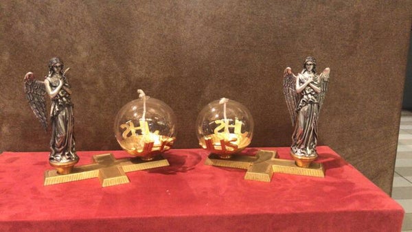 ART. COPPIA CANDELIERI CON ANGELI CON LAMPADA