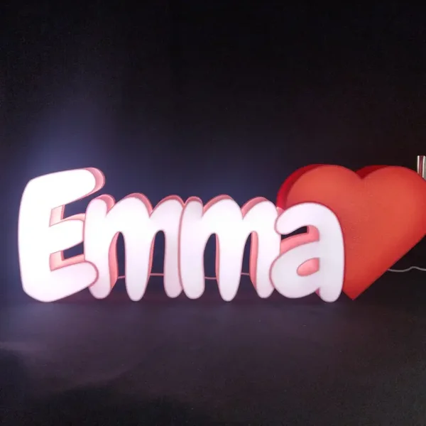 Prénom lumineux personnalisé 3D 4 Lettres avec cœur.