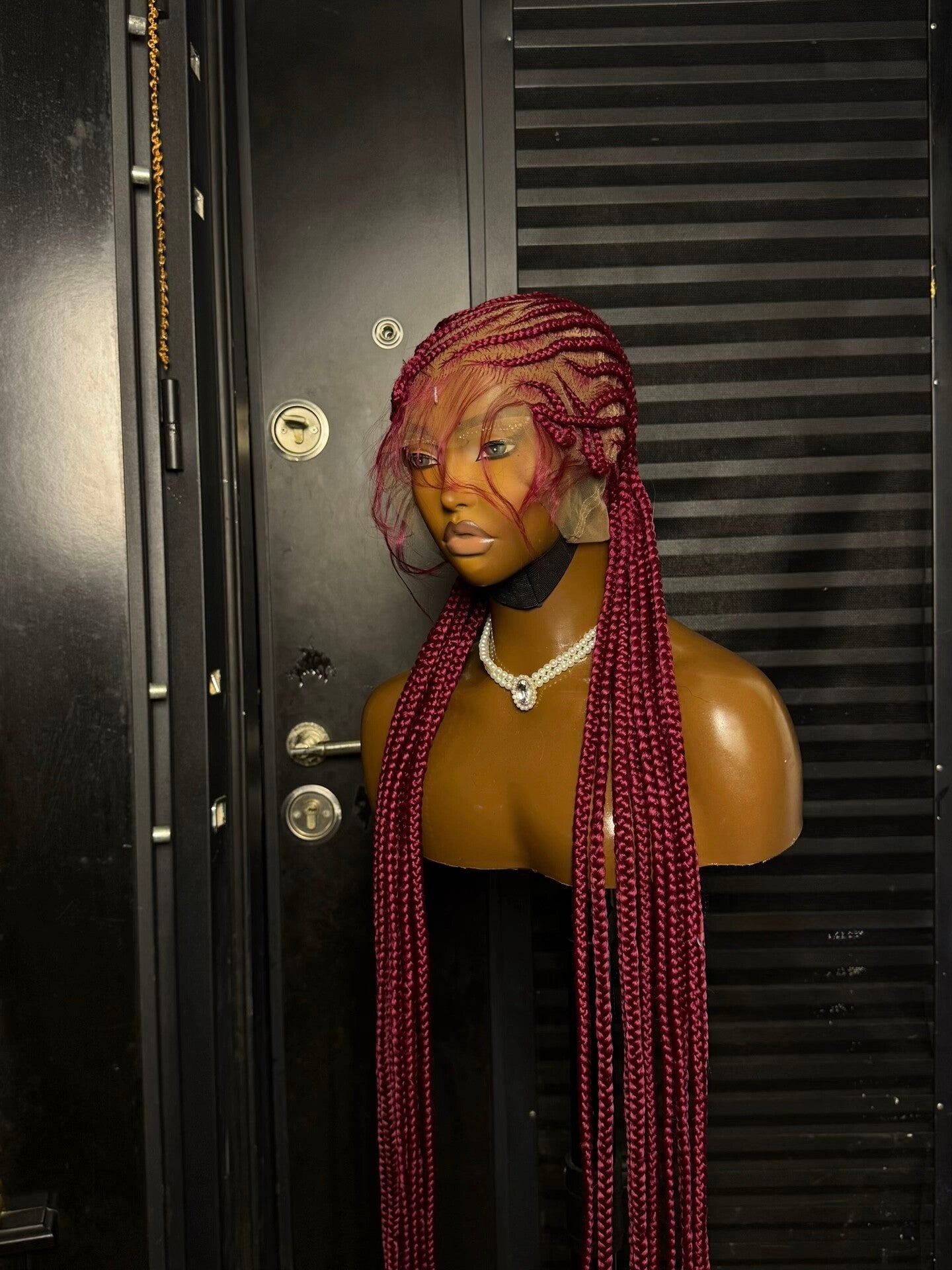 Do hire Dj Signature Cornrows- Vibes, volume & VIP Energy