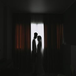 couple-7233818_1280-standard.jpg