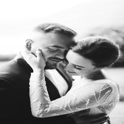 happy-wedding-couple-como-lake-italy-standard.jpg