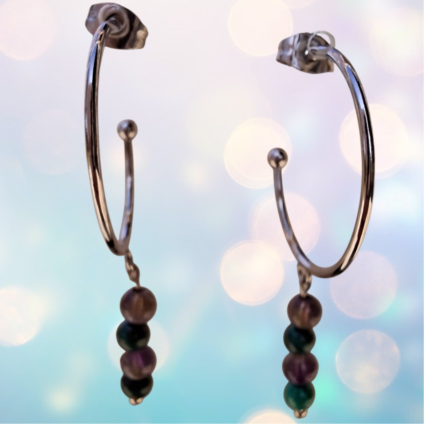 Boucles Demi‑Créoles Argentées – Améthyste & Malachite