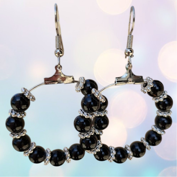 Boucles Créoles Argentées – Tourmalines & Fleur délicate