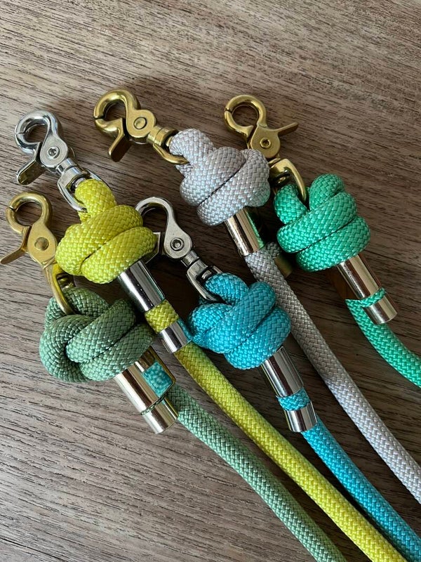 Non adjustable leash cord