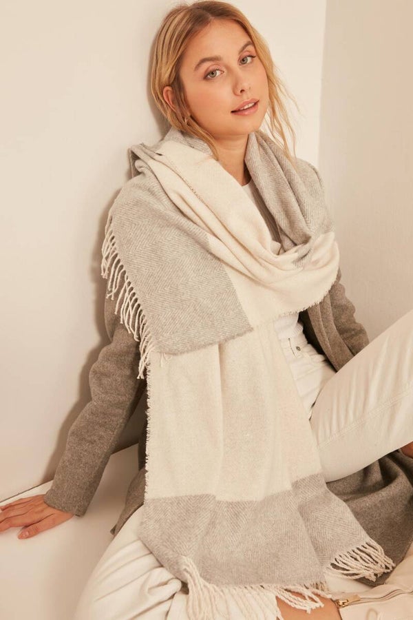 Écharpe Beige Décontractée Élégante.