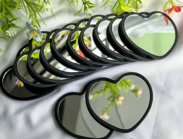 Miroir en forme de cœur
