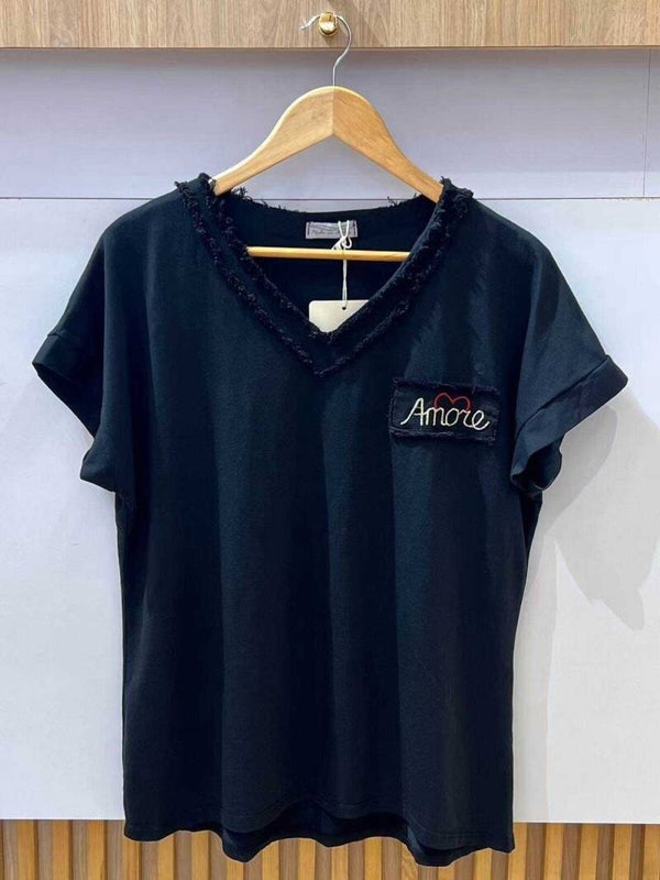 T-shirt col V avec borderie amour