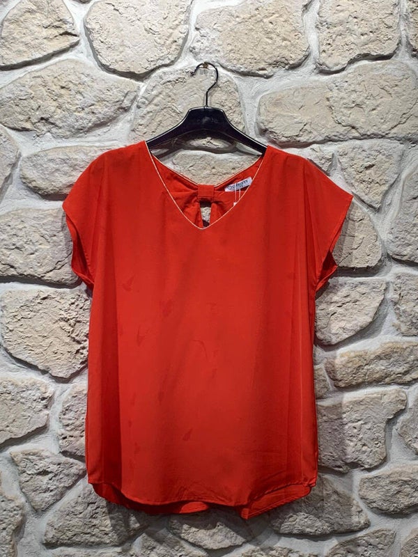 #Top manche courte avec nœud au dos