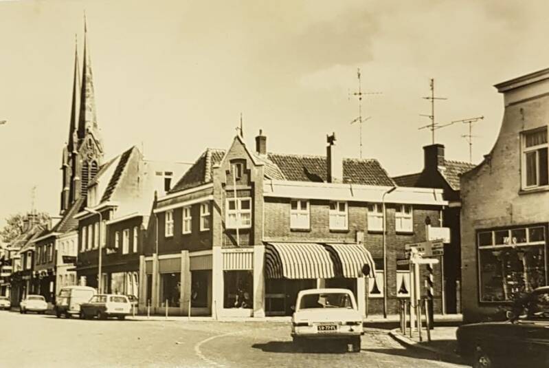 BSK0017 - Hoek Hoofdstraat- Peperstraat, circa 1970.