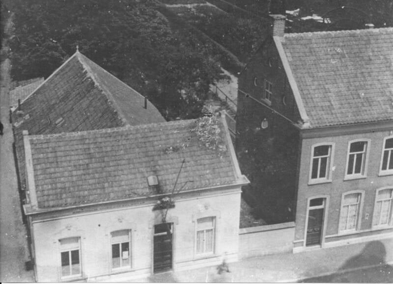 BSK0058 - De Hoofdstraat met het voormalige pand van Euphonia (het witte huis).