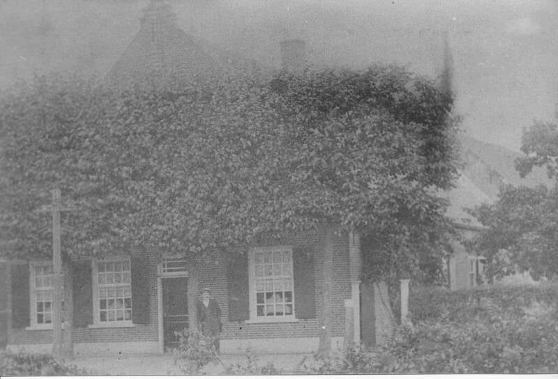 BSK0089 - Boerderij de Kanter. Op deze plaats zal later het Missiehuis St. Antonius komen te staan, het latere Vossenberg. Foto circa 1900.