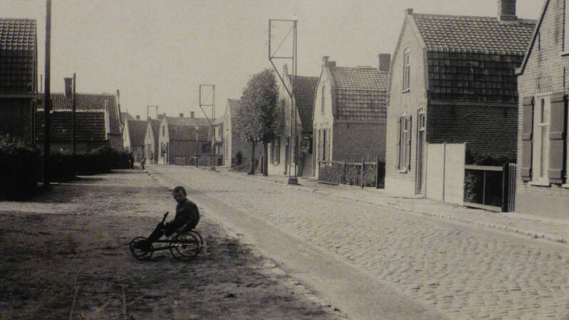 BSK0103 - De Kruisstraat (tegenwoordig Antoniusstraat), circa 1920.