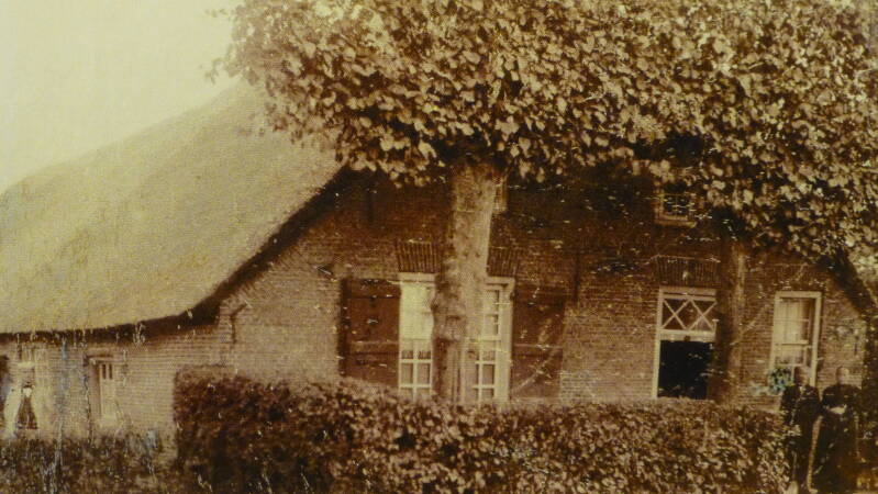 BSK0105 - Huizen en boerderijen aan de Kruisstraat (tegenwoordig Antoniusstraat), circa 1930.