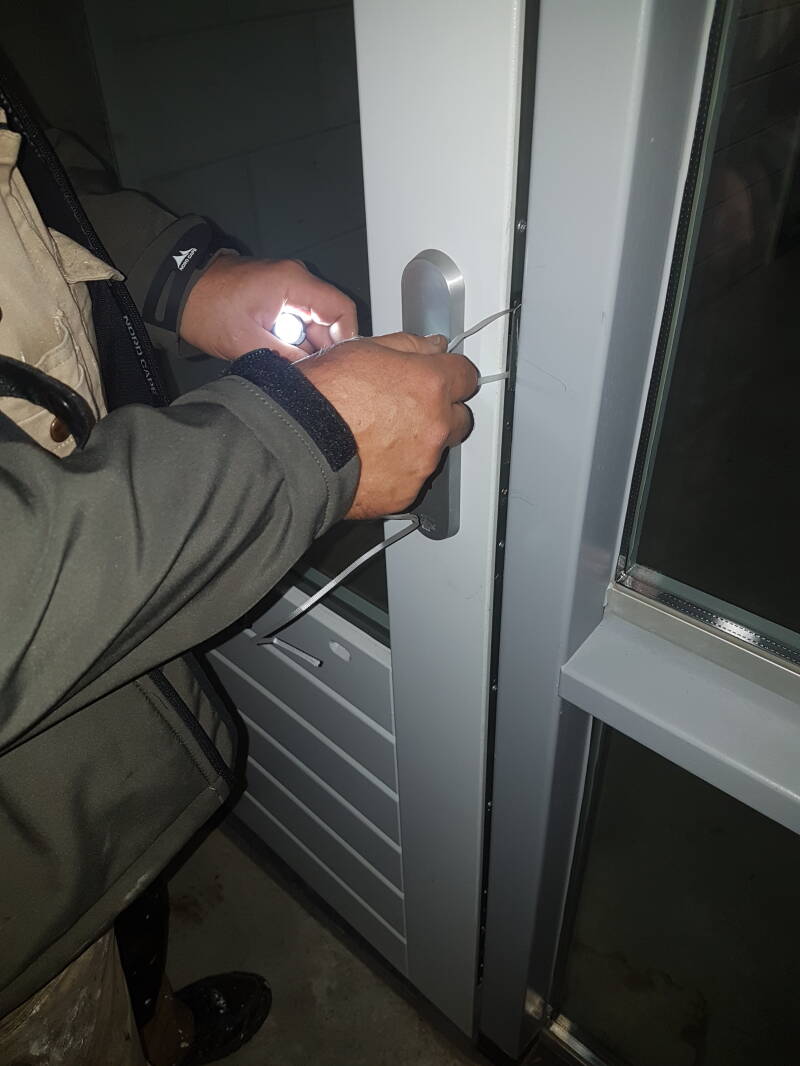 Mysteryvisite, mystery visite hotel. hotel bezoeken. kijken of je gratis kan eten in een hotel. zakkenrollen in hotel.