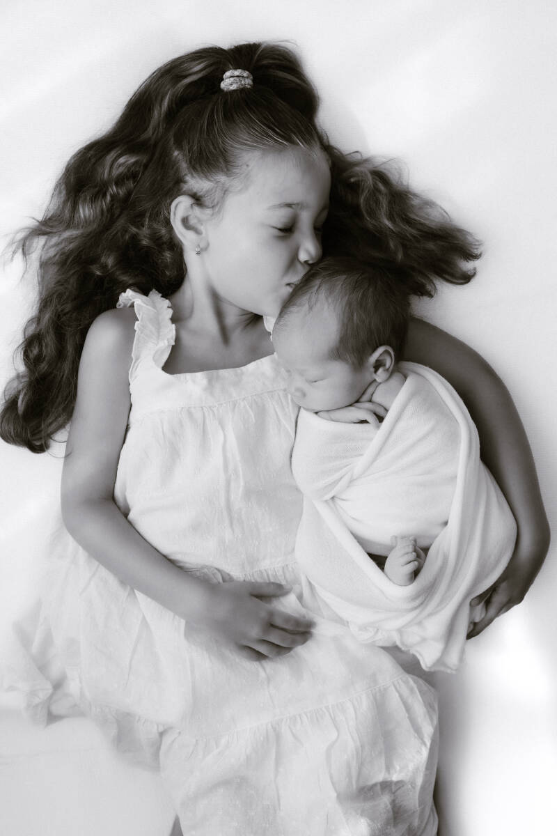 birgit-newbornshoot-zwart-wit-8-standard.jpg
