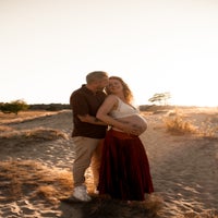 zwangerschapsshoot - warme en spontane zwangerschapsshoot op buiten locatie met fotograaf in kaatsheuvel, waalwijk, tilburg, loon op zand 