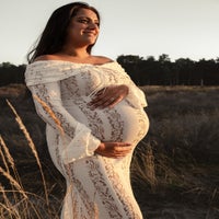 zwangerschapsshoot - warme en spontane zwangerschapsshoot op buiten locatie met fotograaf in kaatsheuvel, waalwijk, tilburg, loon op zand 