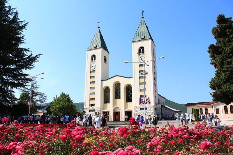 Crkva svetog Jakova u Međugorju i svetište Kraljice Mira hodočašće Jakovina Travel