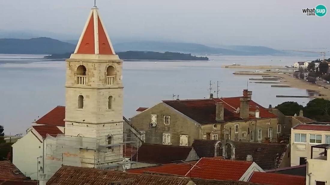 Uređena obiteljska plaža Iza Banja u turističkom mjestu Sveti Filip i Jakov