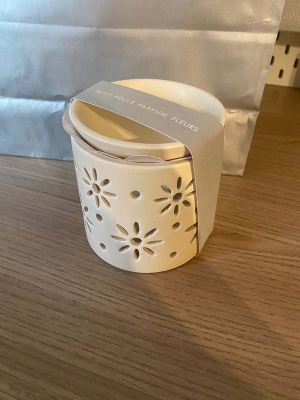 Petit brûle-parfum Fleurs – blanc/crème