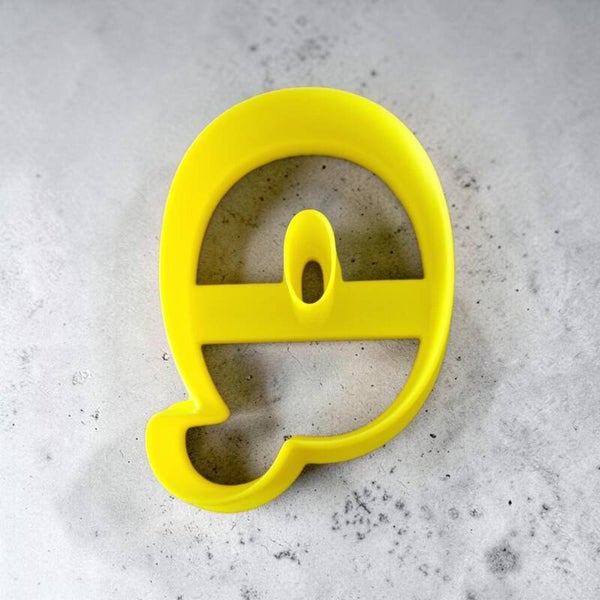 Emporte pièce , cutter clay, lettre bulle (Q)