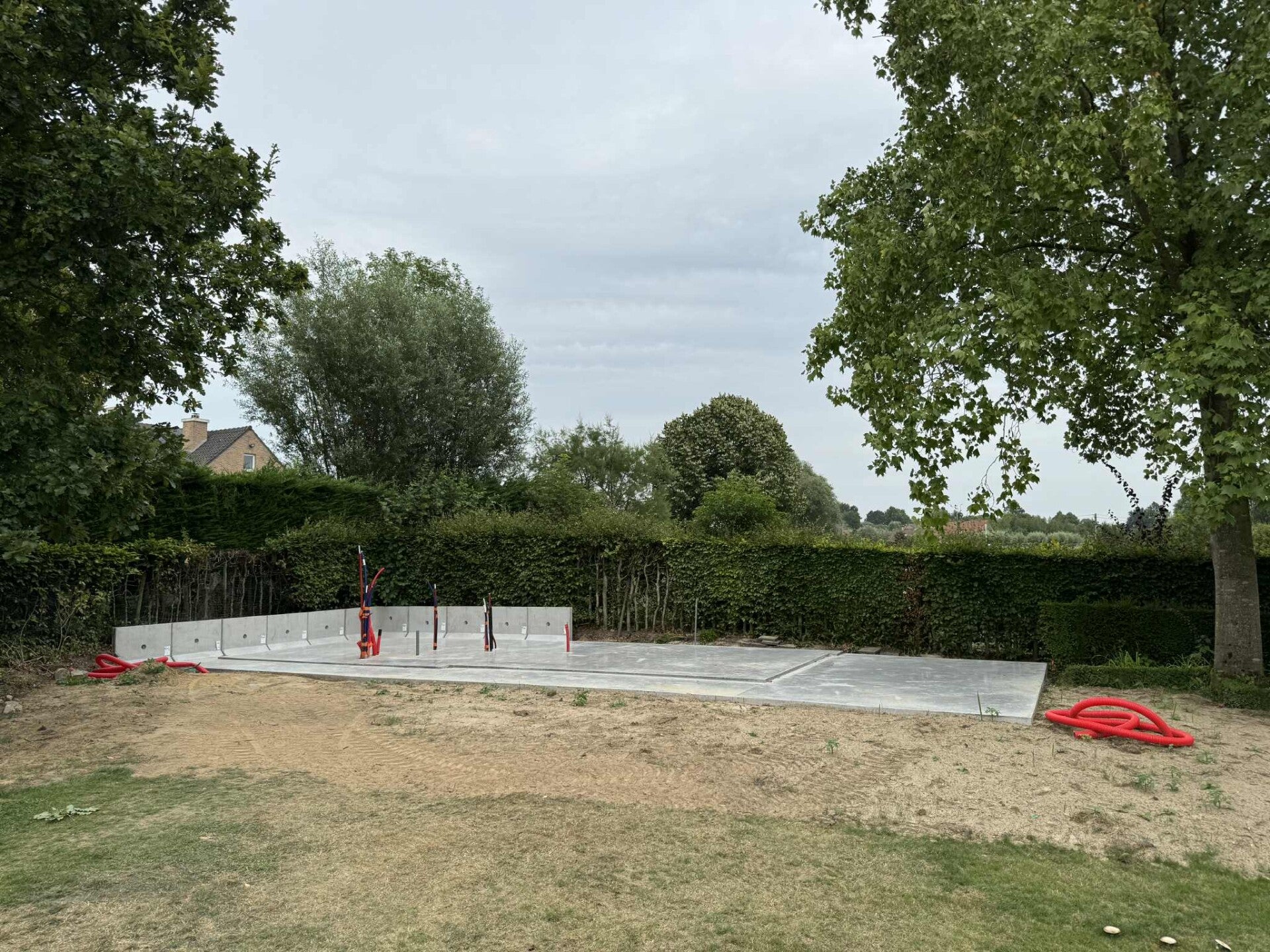 Polybetonplaat in tuin