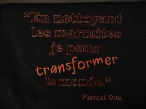 K8000 - Tablier polycoton sans poche texte marcel Van