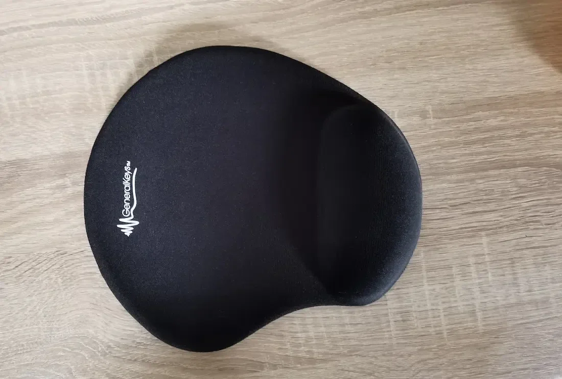 GeneralKeys Gel-Mauspad nach der Reinigung mit einem feuchten Mikrofasertuch